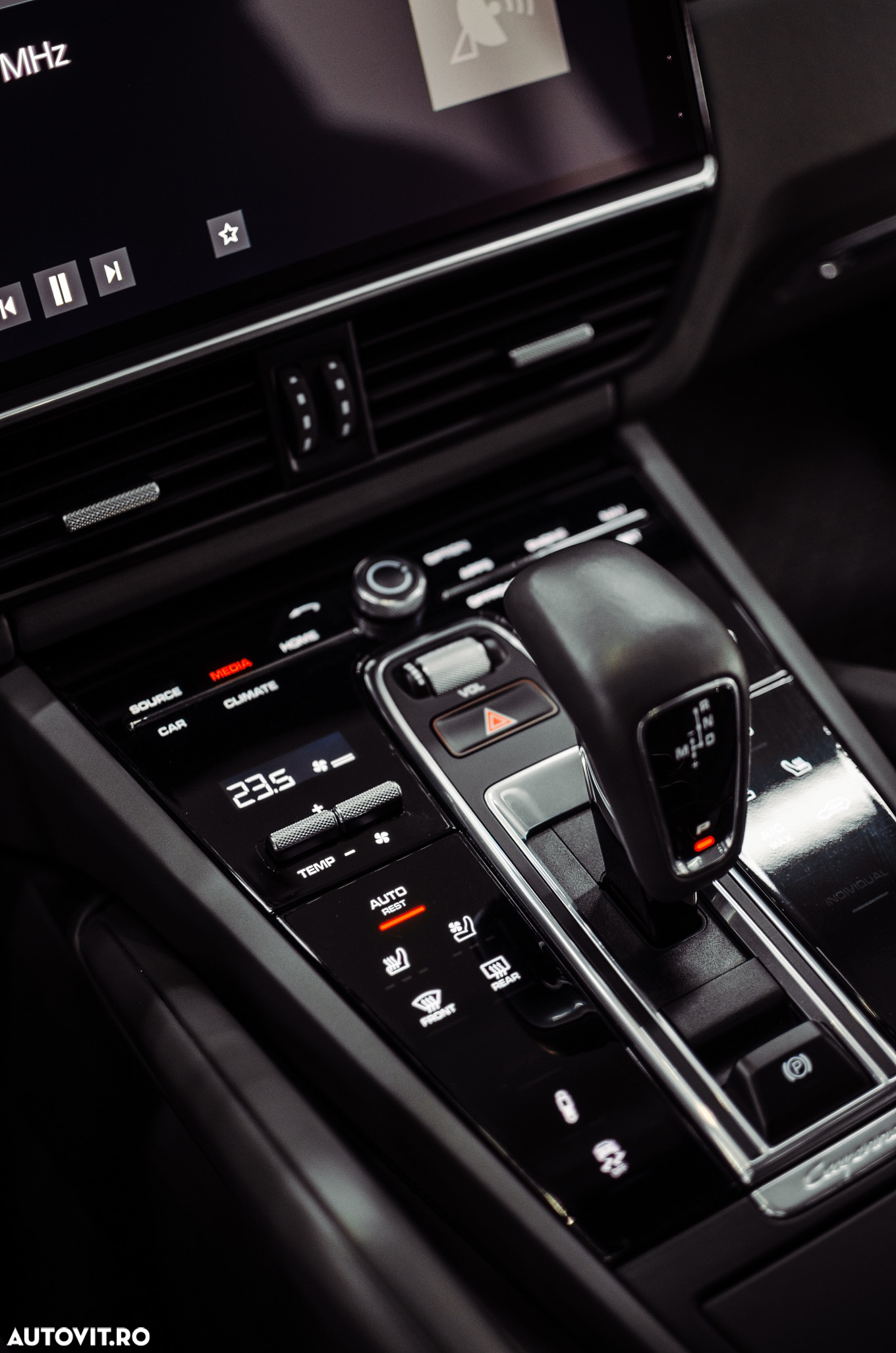 Porsche Cayenne Coupe Standard - 14