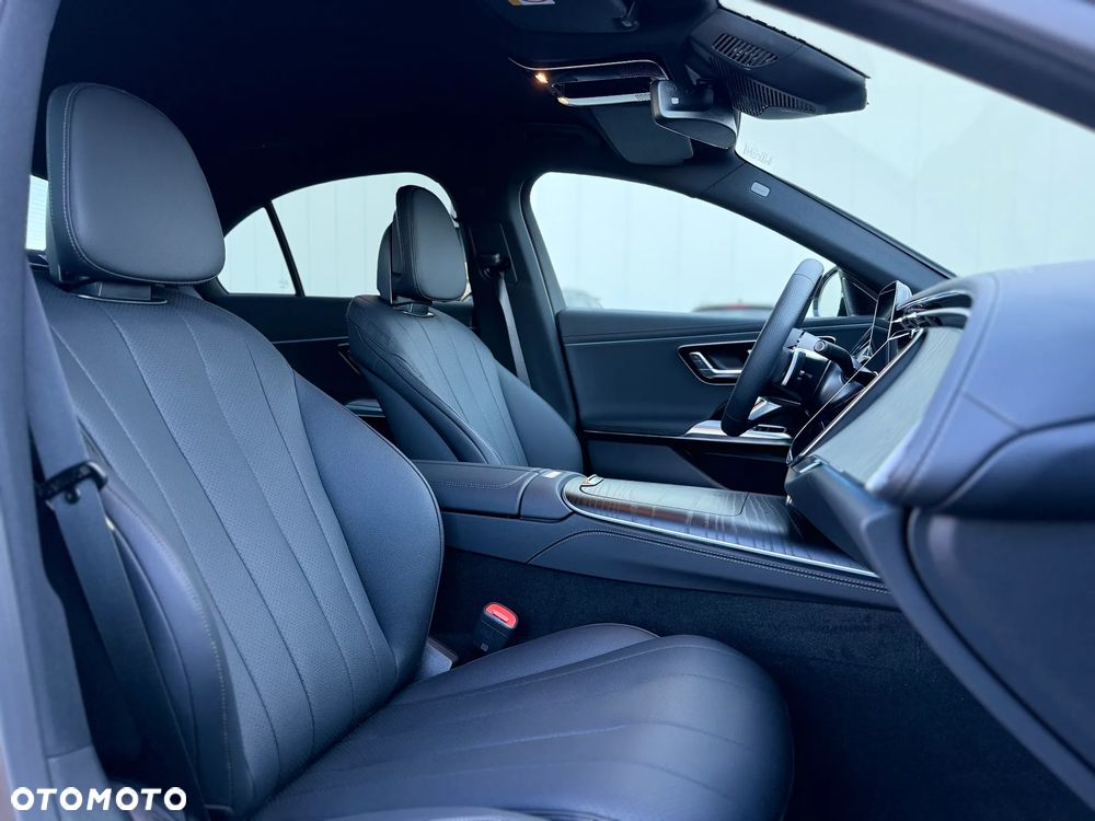 Mercedes-Benz Klasa E 200 9G-TRONIC AMG Line NIGHT Edition - 24