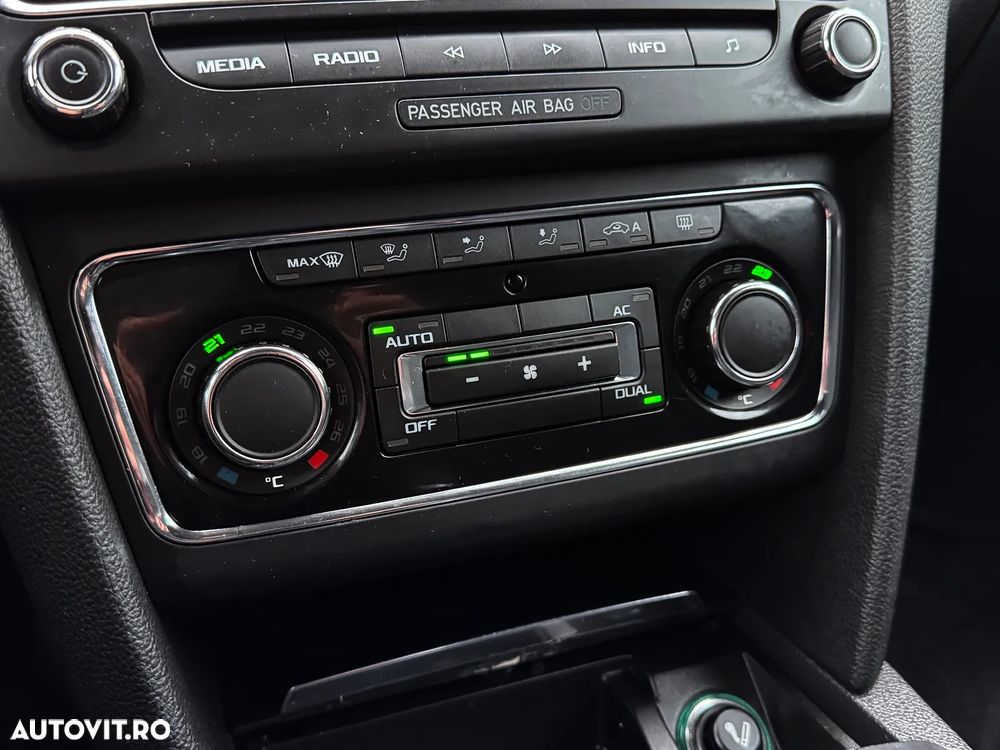 Skoda Superb 2.0 TDI DPF Elegance - 12