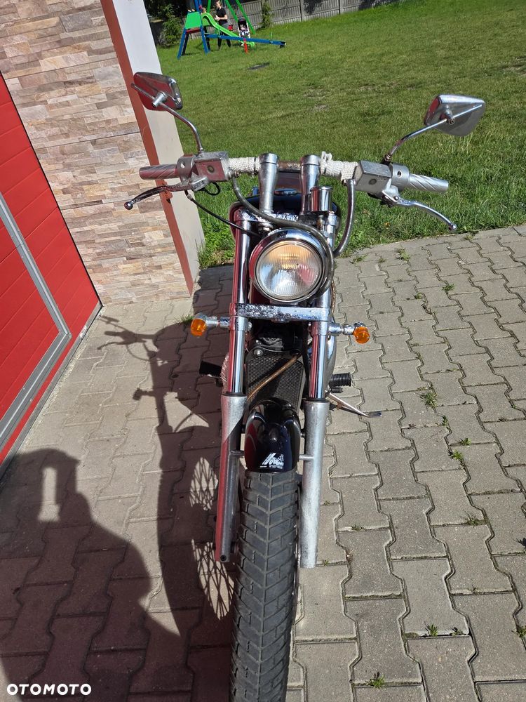 Suzuki Intruder - 13