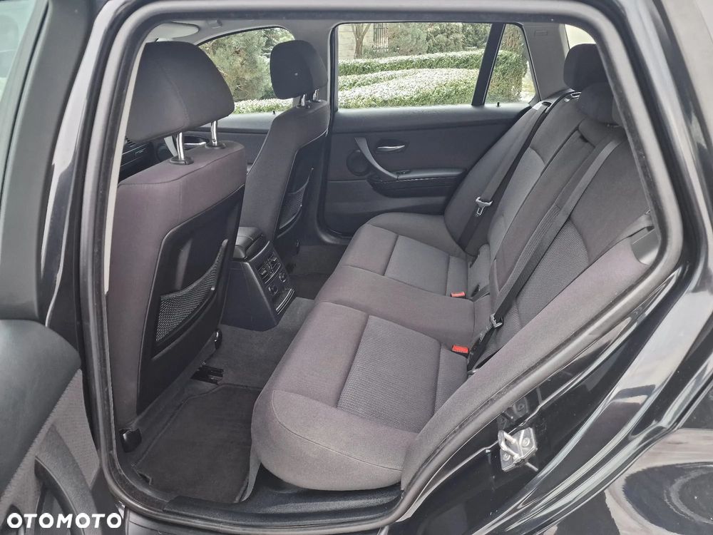 BMW Seria 3 318d DPF - 17