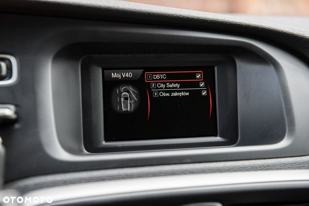 Volvo V40 D4 Kinetic - 21