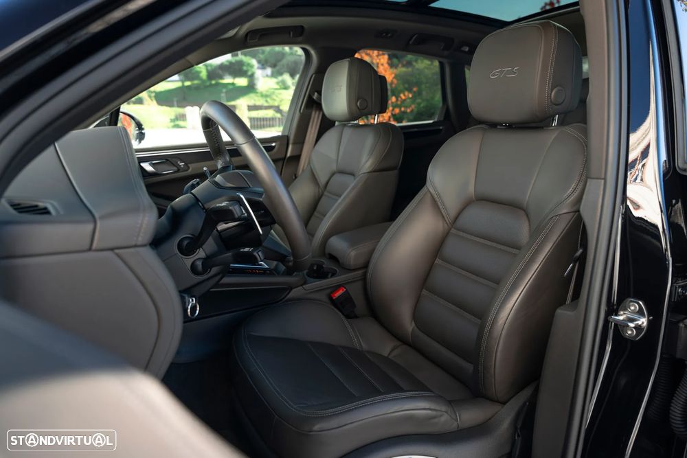 Porsche Macan GTS PDK - 25