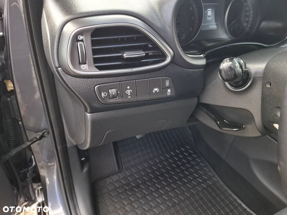 Hyundai i30 1.4 Classic + - 23