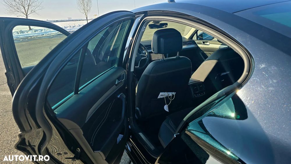 Volkswagen Passat 2.0 TDI DSG Highline - 18