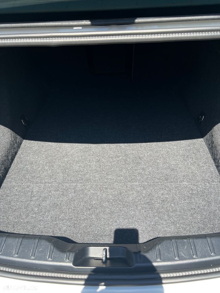 BMW Seria 5 518d Aut. - 27