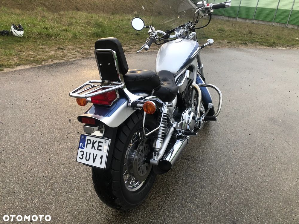 Suzuki Intruder - 14