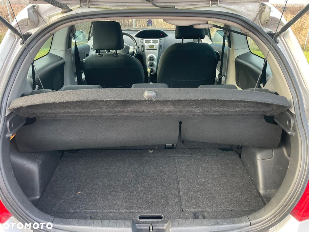 Toyota Yaris 1.0 Terra - 19