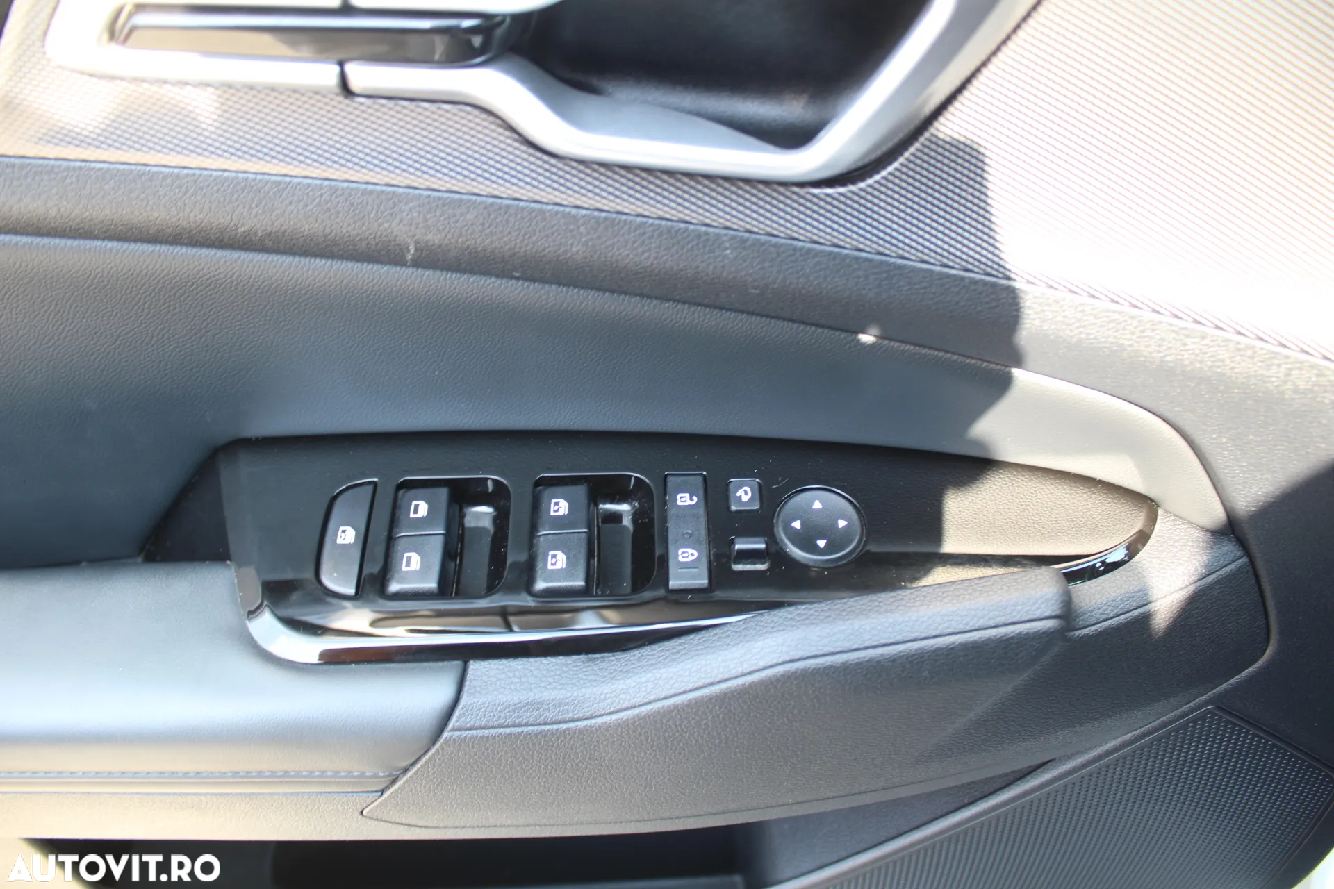 Kia Sportage 1.6 T-GDI HEV 6AT 4x2 Style - 17