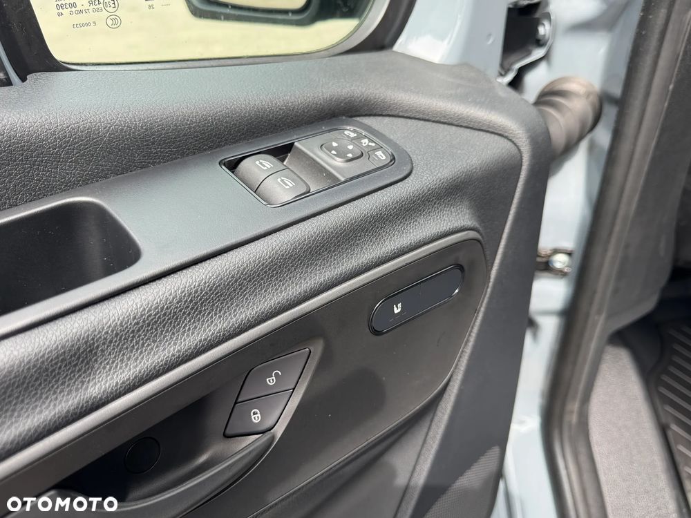 Mercedes-Benz Sprinter - 12