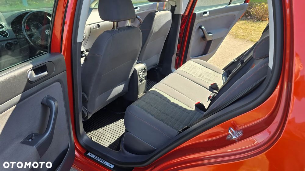 Volkswagen Golf Plus 1.9 TDI DSG Goal - 30