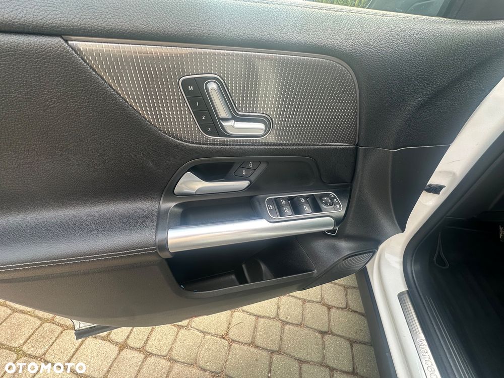 Mercedes-Benz GLA 250 4-Matic Edition 1 - 17