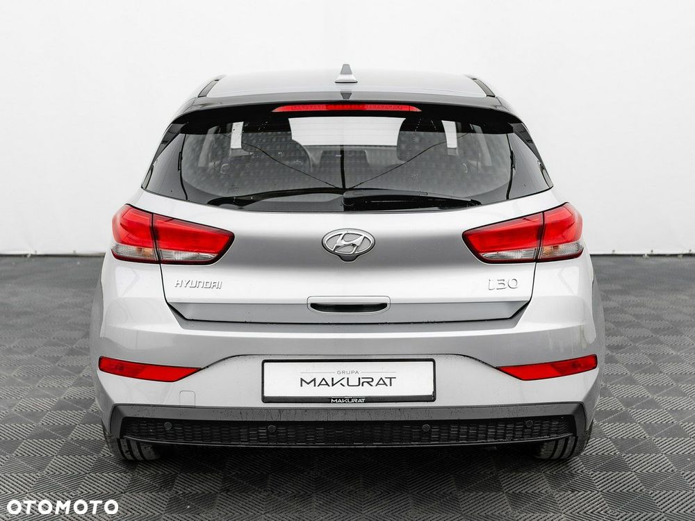 Hyundai i30 1.5 DPI Classic + - 11