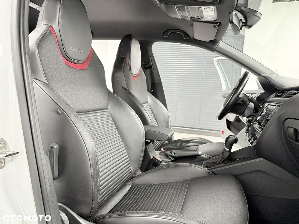 Skoda Octavia 2.0 TDI RS Challenge DSG - 25