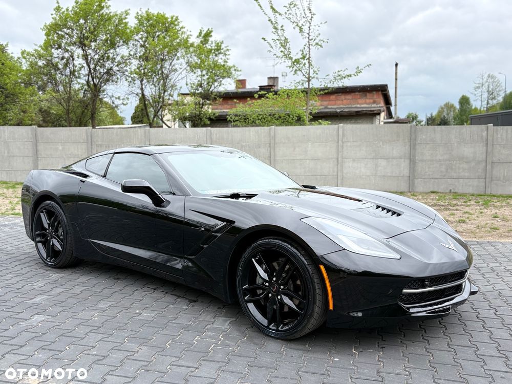 Chevrolet Corvette - 4