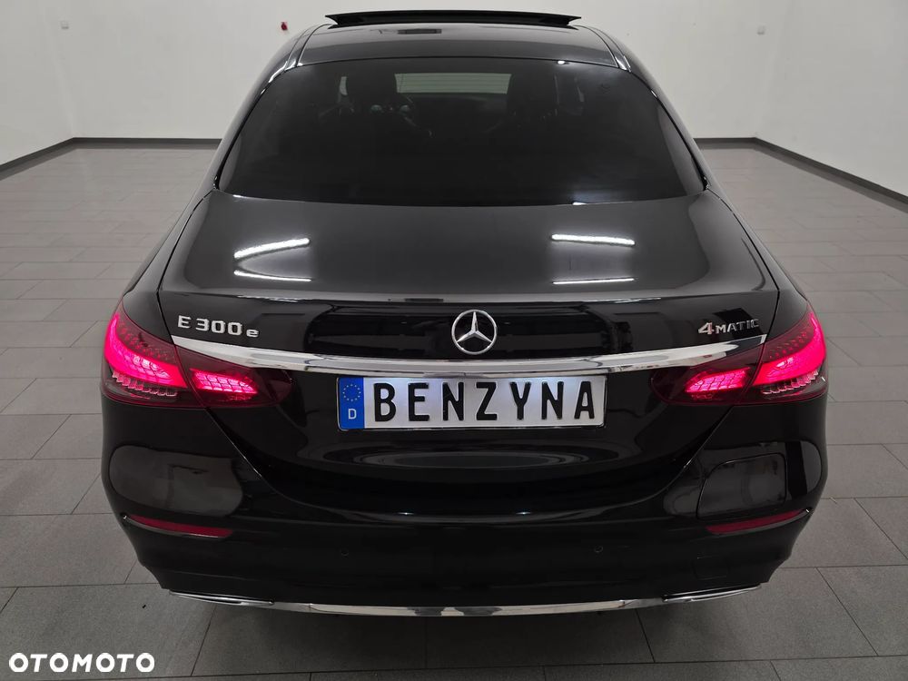 Mercedes-Benz Klasa E 300 4Matic 9G-TRONIC AMG Line - 37