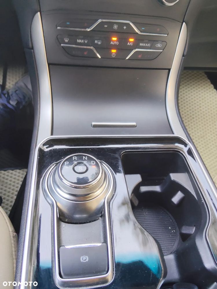 Ford Edge - 7