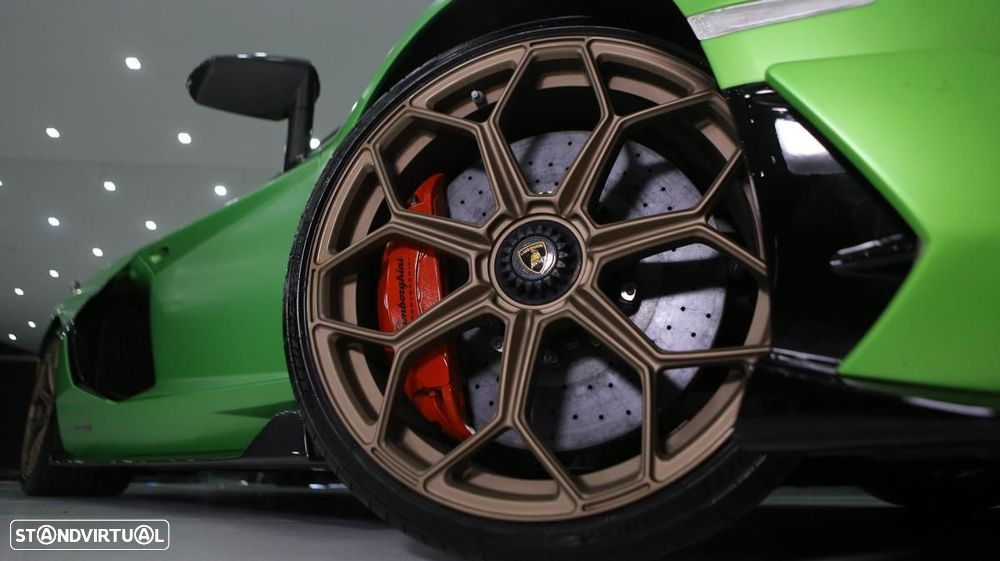 Lamborghini Aventador SVJ Roadster - 12