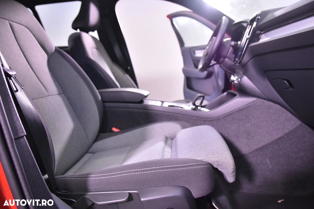 Volvo XC 40 B3 AT FWD MHEV Core - 11