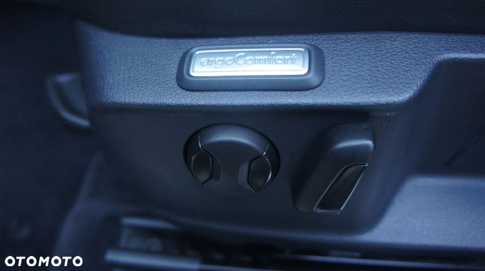 Volkswagen Passat Alltrack 2.0 TDI SCR 4Motion DSG - 19