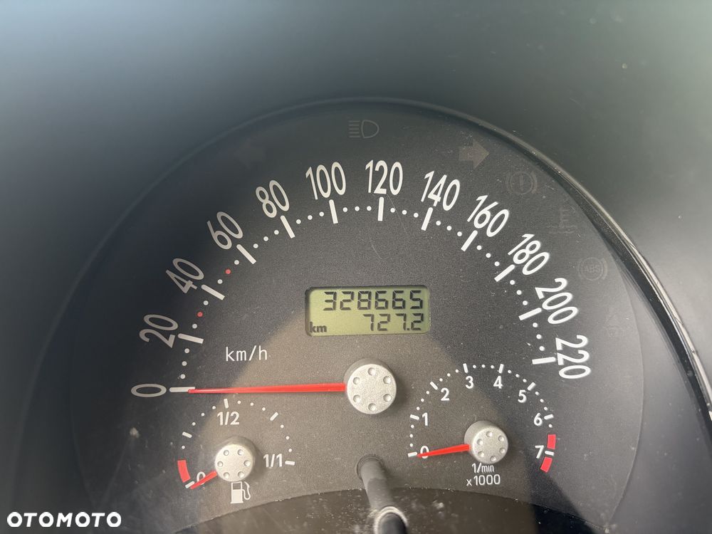 Volkswagen New Beetle - 7