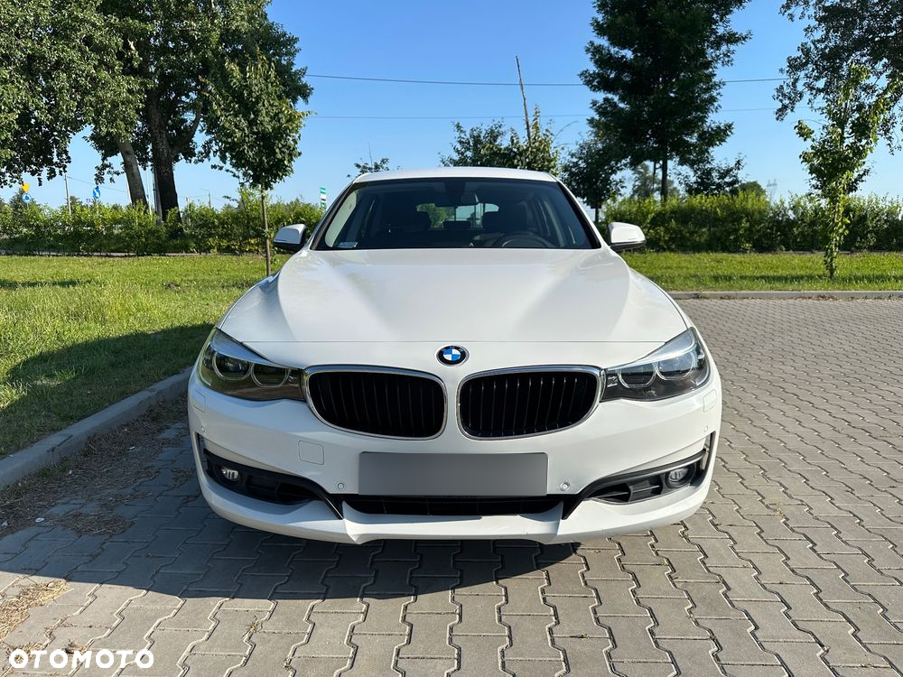 BMW 3GT 320i Advantage - 2