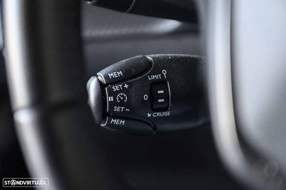 Peugeot 208 1.2 PureTech Active - 37