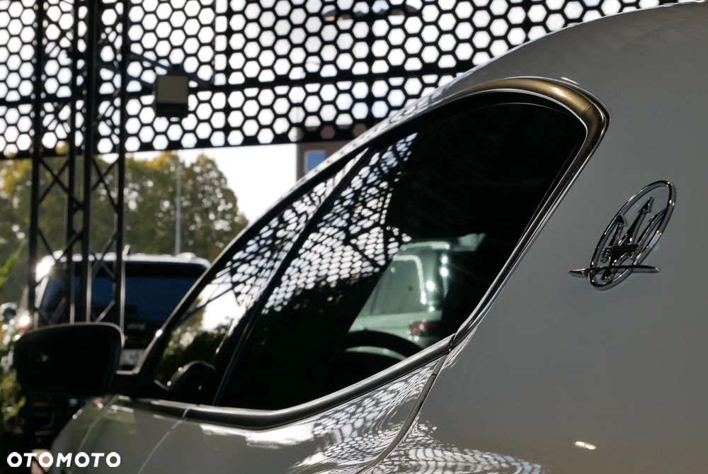 Maserati Ghibli S - 30