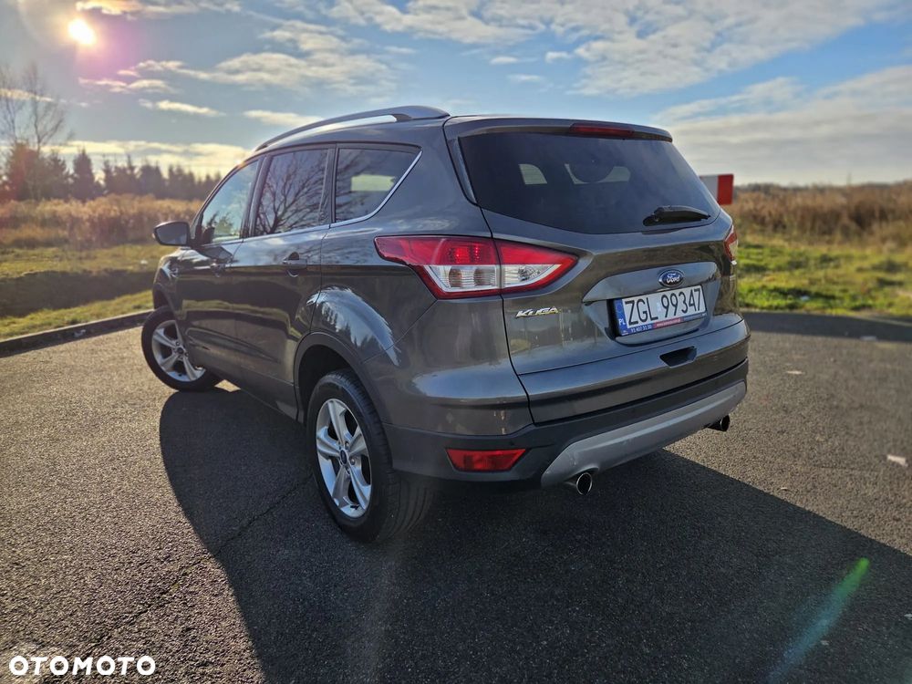 Ford Kuga 1.6 EcoBoost 2x4 Trend - 2