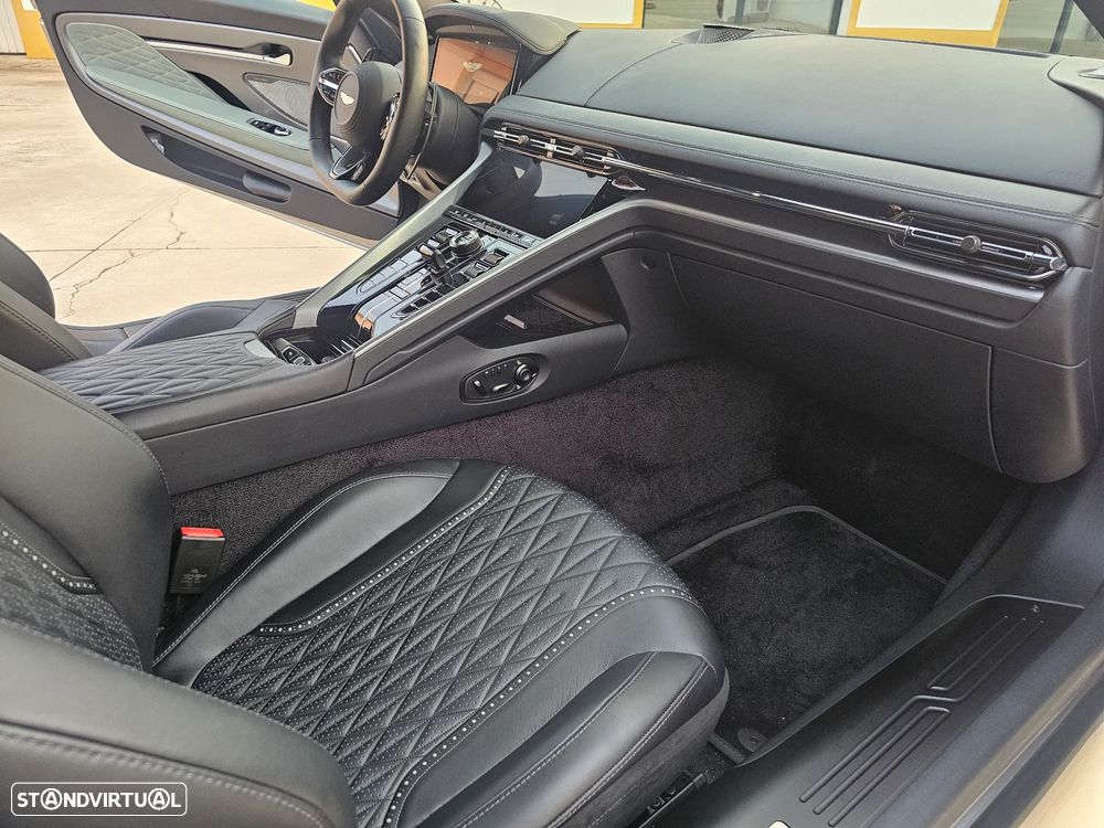 Aston Martin DB12 Coupé V8 - 36