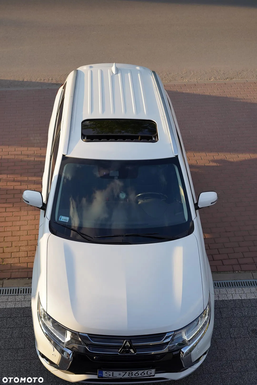 Mitsubishi Outlander 2.0 Instyle Navi 4WD CVT - 4