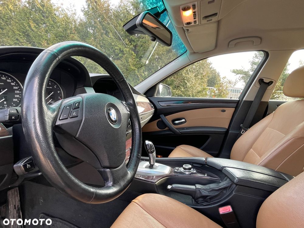 BMW Seria 5 525i Edition Exclusive - 9