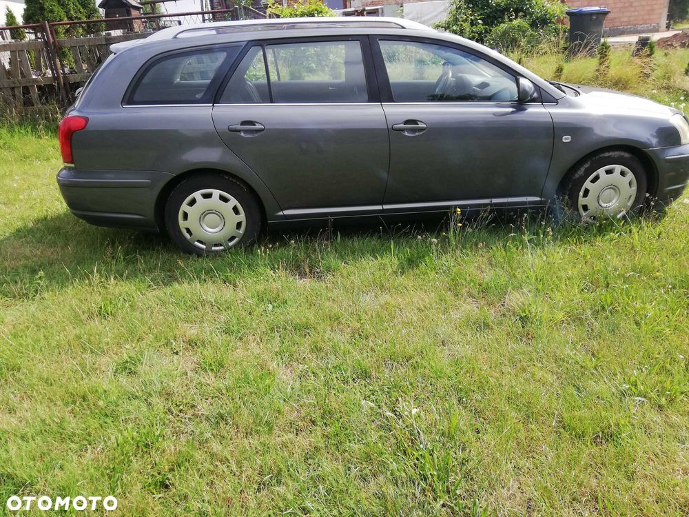 Toyota Avensis - 7