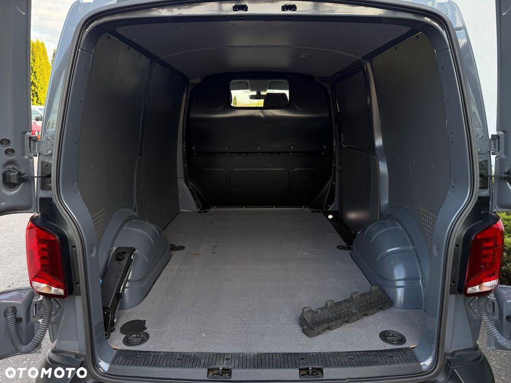 Volkswagen Transporter T6.1 - 17