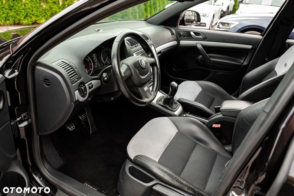 Skoda Octavia 2.0 TSI RS - 18
