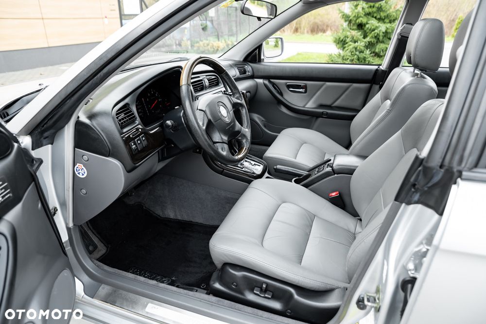 Subaru Outback 3.0 H6 - 5