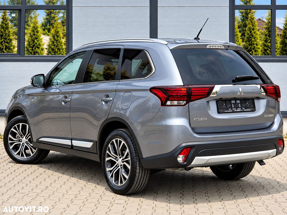 Mitsubishi Outlander - 3