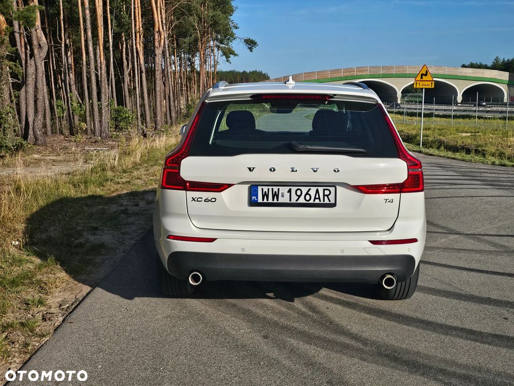 Volvo XC 60 T4 Momentum Pro - 4