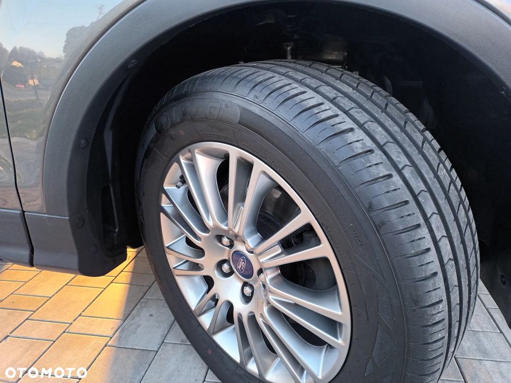 Ford Kuga 1.6 EcoBoost 2x4 Titanium - 18