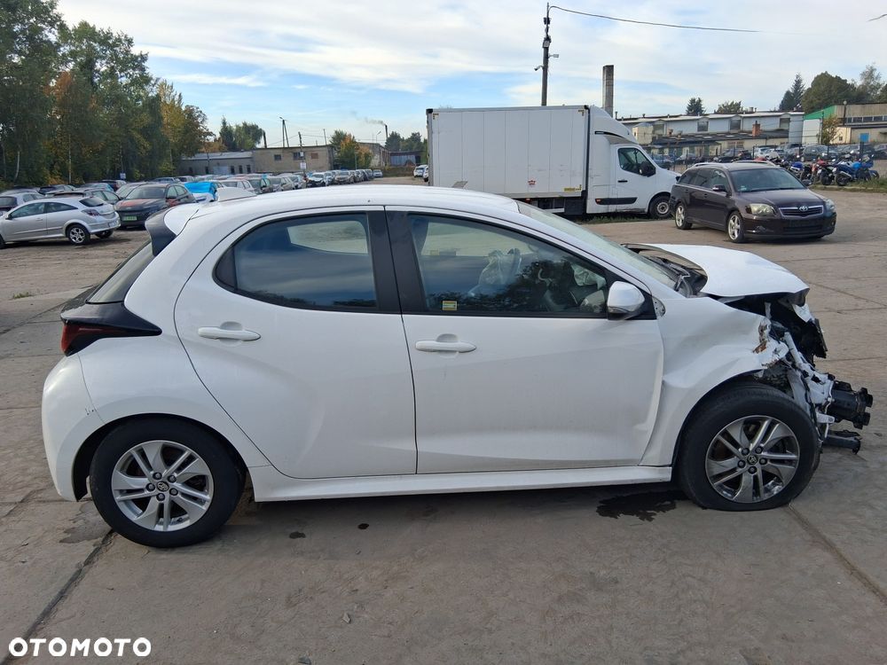 Toyota Yaris - 10