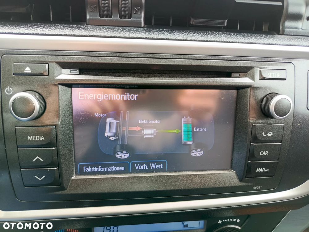 Toyota Auris 1.8 HSD Luna - 23