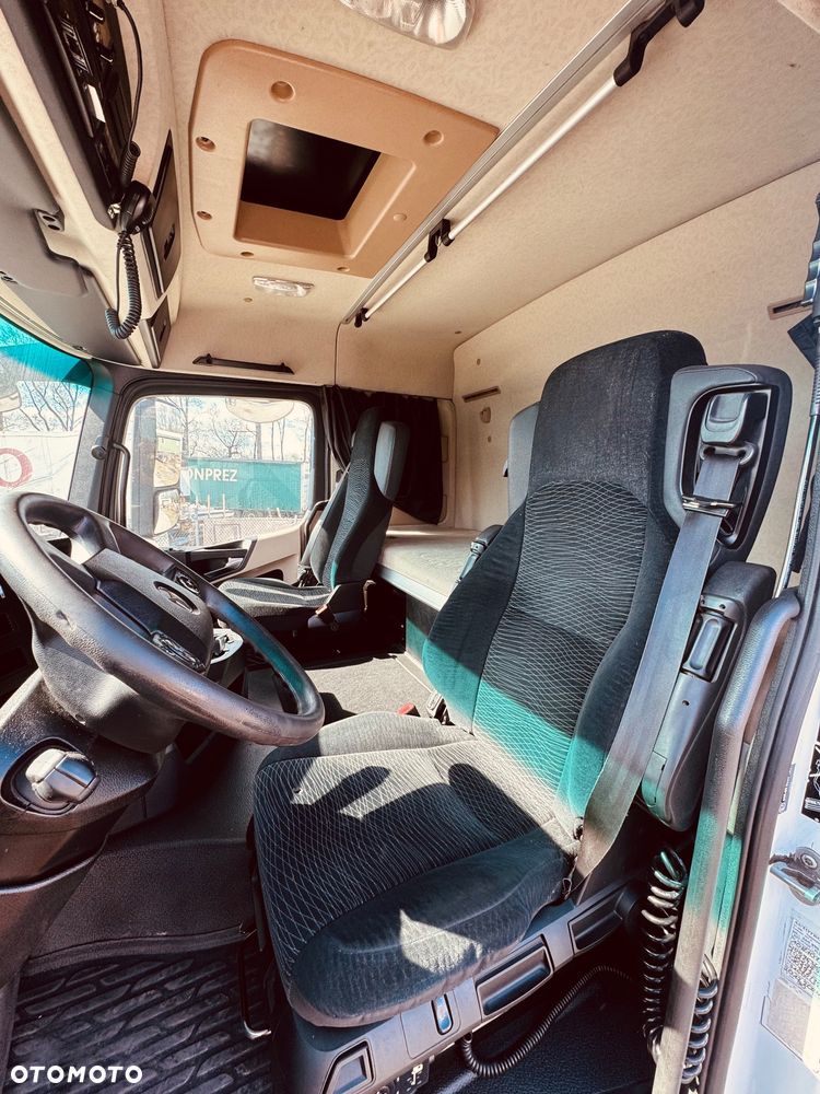 Mercedes-Benz Actros - 8