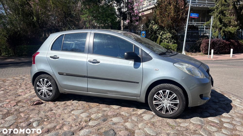 Toyota Yaris 1.0 Luna - 2