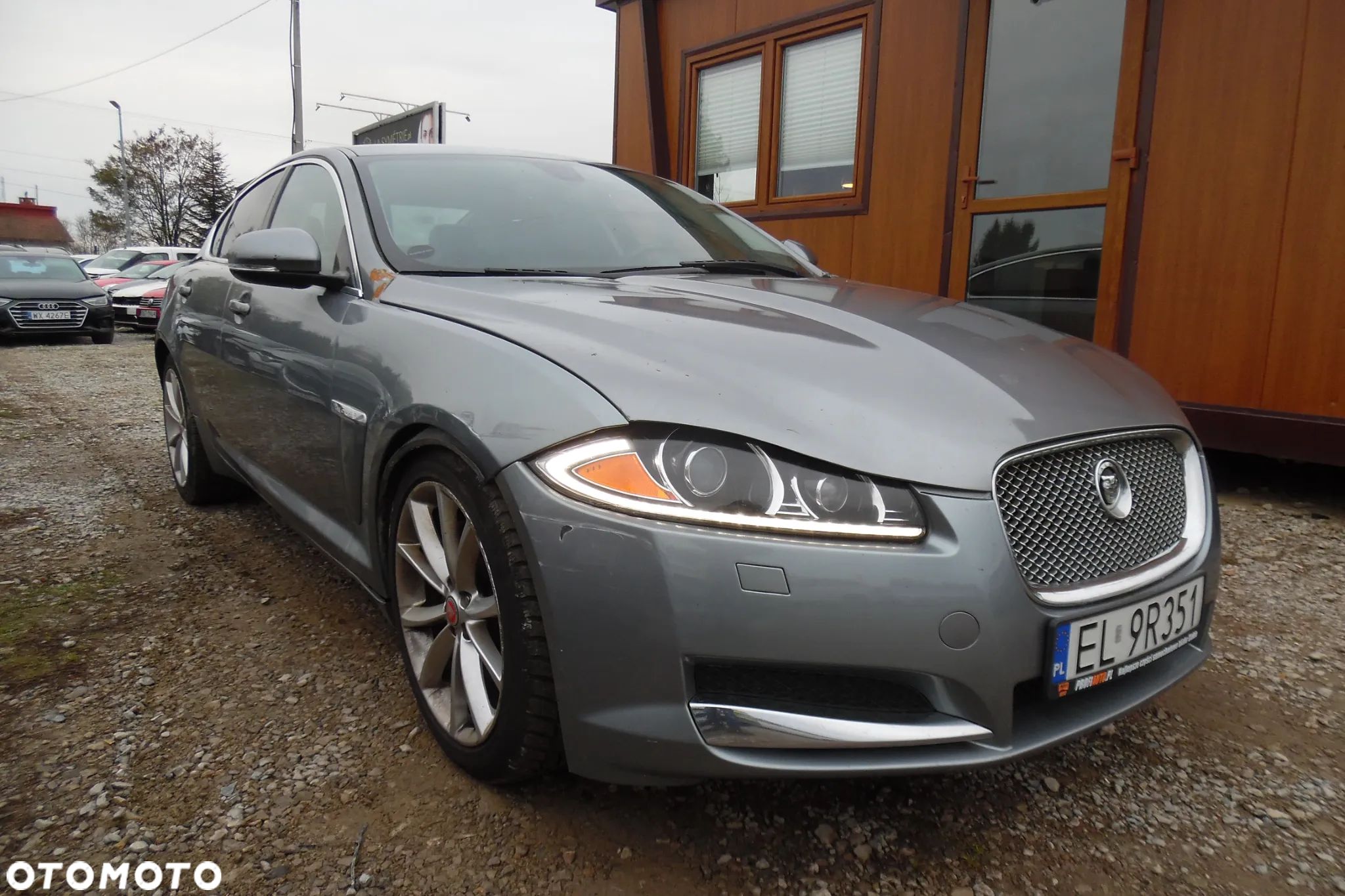 Jaguar XF 2.0 Turbo - 1