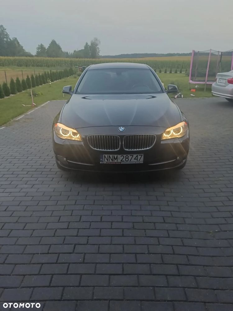 BMW Seria 5 520d xDrive Luxury Line - 2