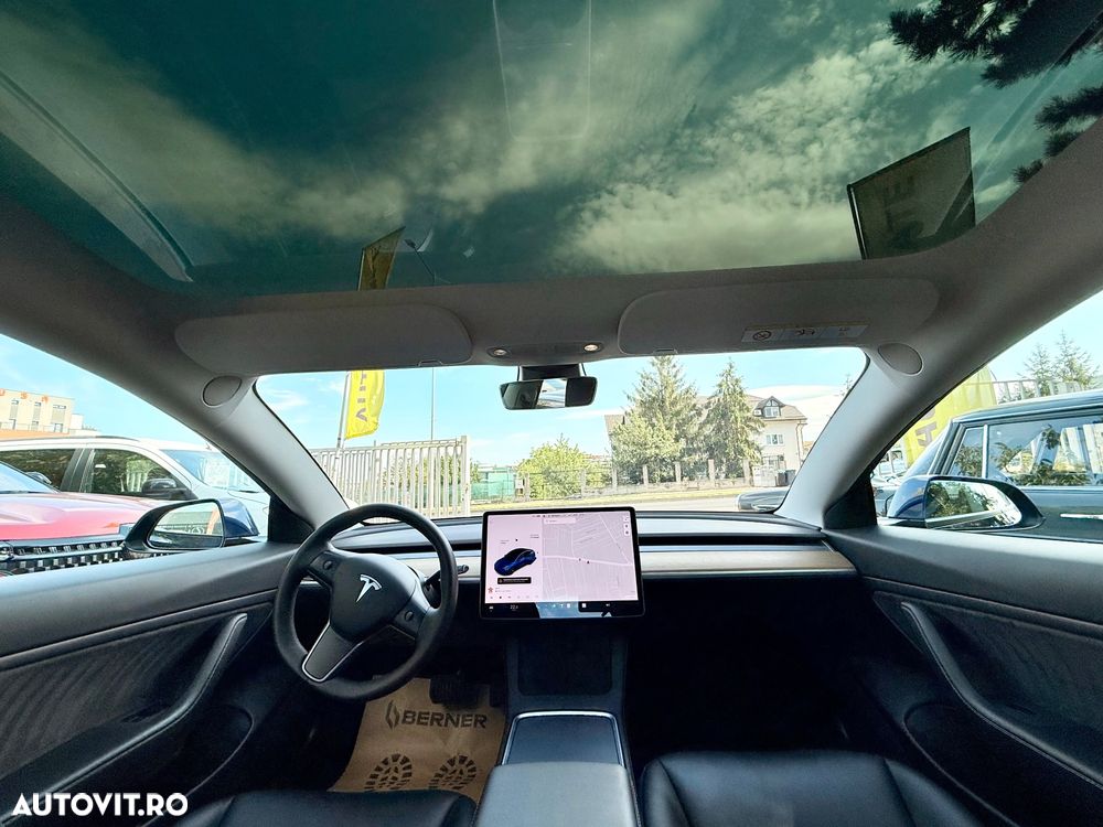 Tesla Model 3 - 9