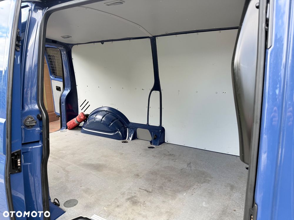 Volkswagen Transporter - 19