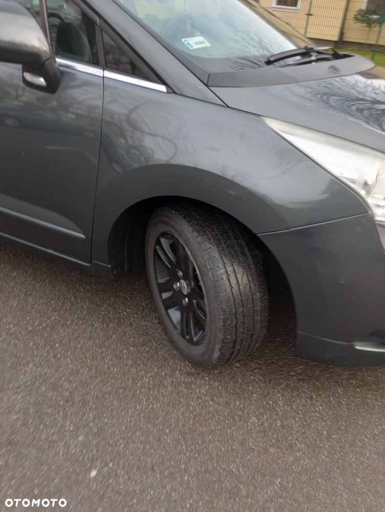 Peugeot 5008 1.6 THP Premium + - 6