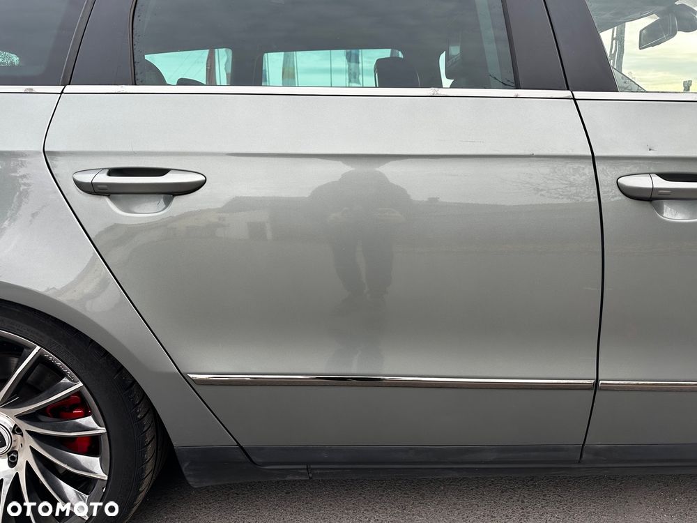 Volkswagen Passat Variant 3.2 V6 FSI 4Mot Highline DSG - 16