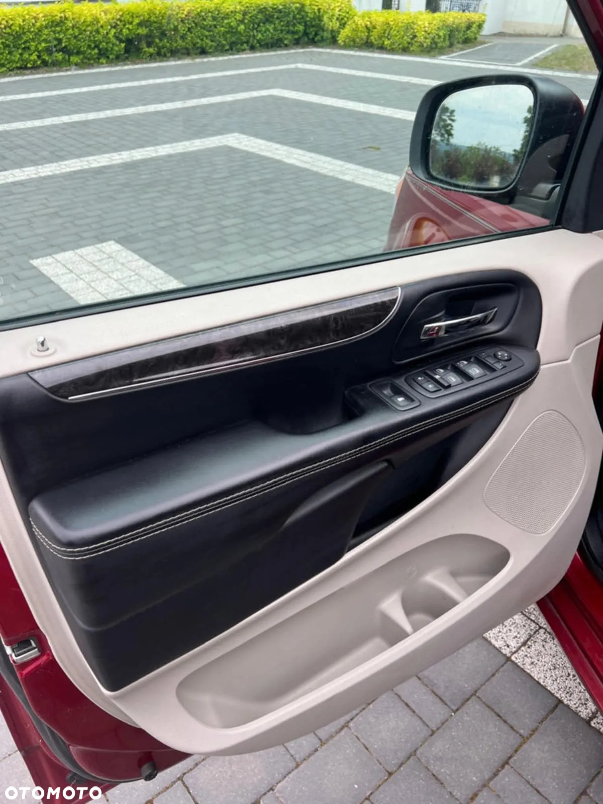 Chrysler Town & Country 3.6 Touring - 11